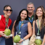 Bruna Marquezine surge com a família no GP do Brasil e encanta fãs com momentos de descontração